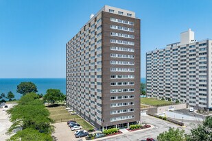 Marine Towers West in Lakewood, OH - Building Photo