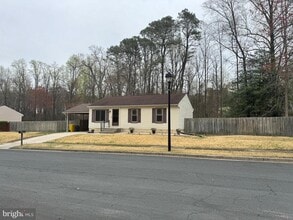 7869 Wenwell Ct in Pasadena, MD - Building Photo - Building Photo
