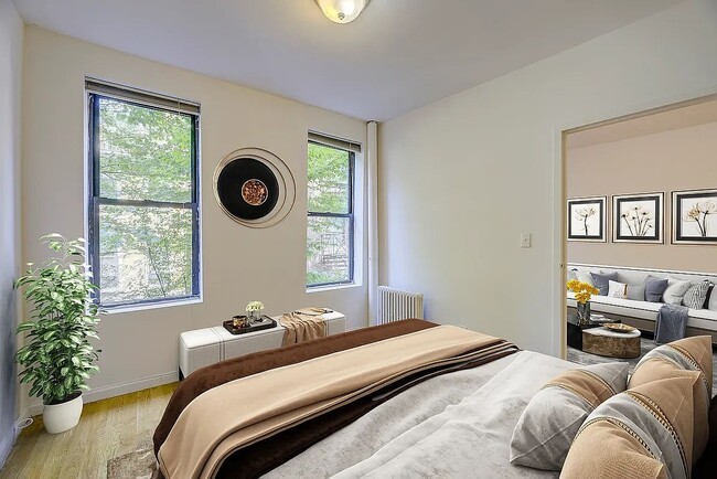 141 W 10th St in New York, NY - Building Photo - Building Photo