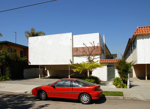 12111 Pacific Ave in Los Angeles, CA - Building Photo - Building Photo