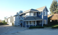 628-638 E Badillo St in Covina, CA - Foto de edificio - Building Photo