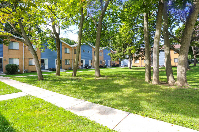 Crescent Gardens Apartments in Rochester, NY - Building Photo - Building Photo