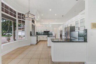 10261 SW 58th St in Miami, FL - Building Photo - Building Photo