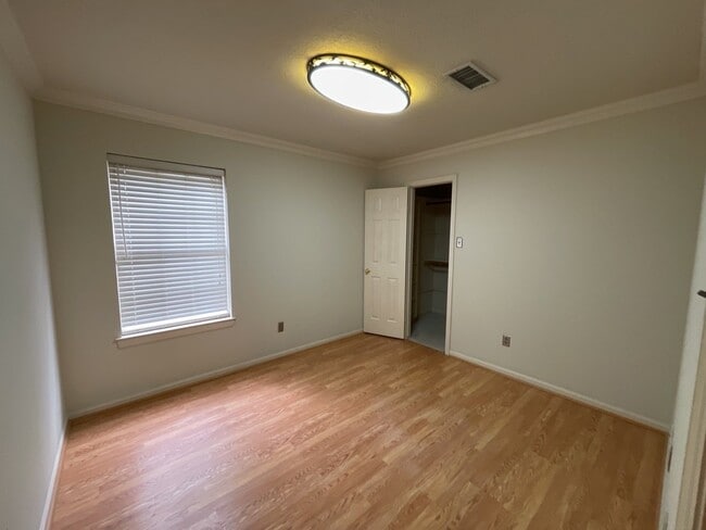 property at 46 Sweetdream Pl