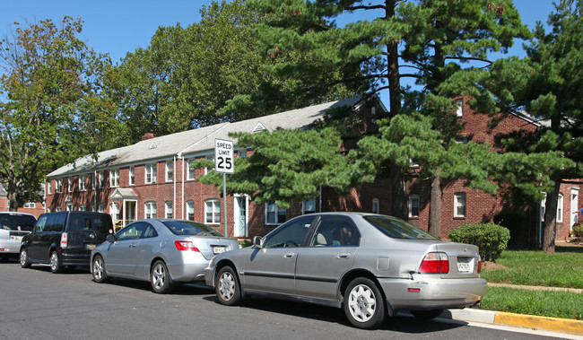 Essex Village in Essex, MD - Building Photo - Building Photo