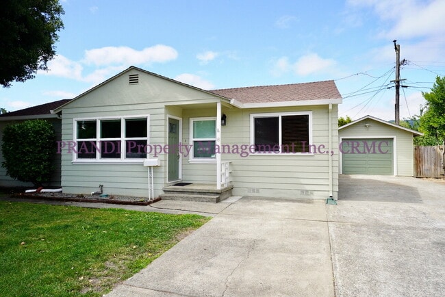 property at 8 Boulevard Ct
