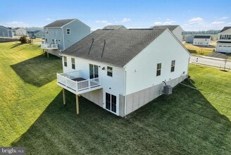 77 Summerfield Dr in Hanover, PA - Building Photo - Building Photo