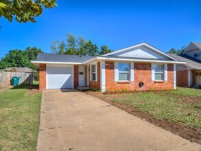 14008 Gateway Dr in Edmond, OK - Building Photo - Building Photo