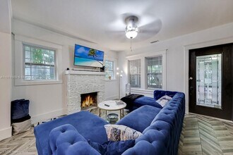 46 NE 43rd St in Miami, FL - Building Photo - Building Photo