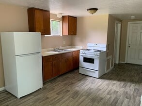 3607 Rollins St in Parkersburg, WV - Building Photo - Building Photo