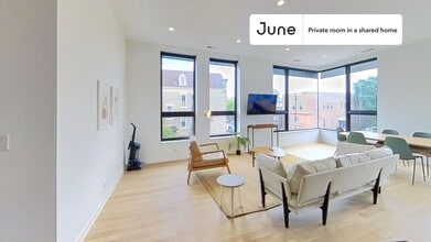 Private bedroom in 4 bed/3 bath Home in Chicago, IL - Building Photo - Building Photo