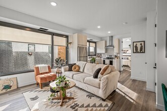 Laurel and Olive in Minneapolis, MN - Foto de edificio - Building Photo