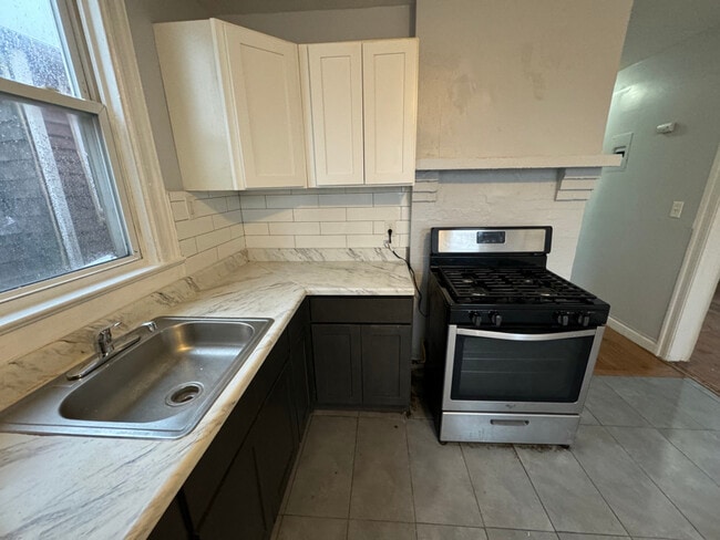 827 S 14th St in Newark, NJ - Building Photo - Building Photo