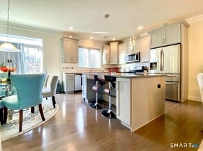 62 Moorland Dr in Danbury, CT - Building Photo - Building Photo