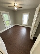 1127 W 7th St in Waterloo, IA - Building Photo - Building Photo