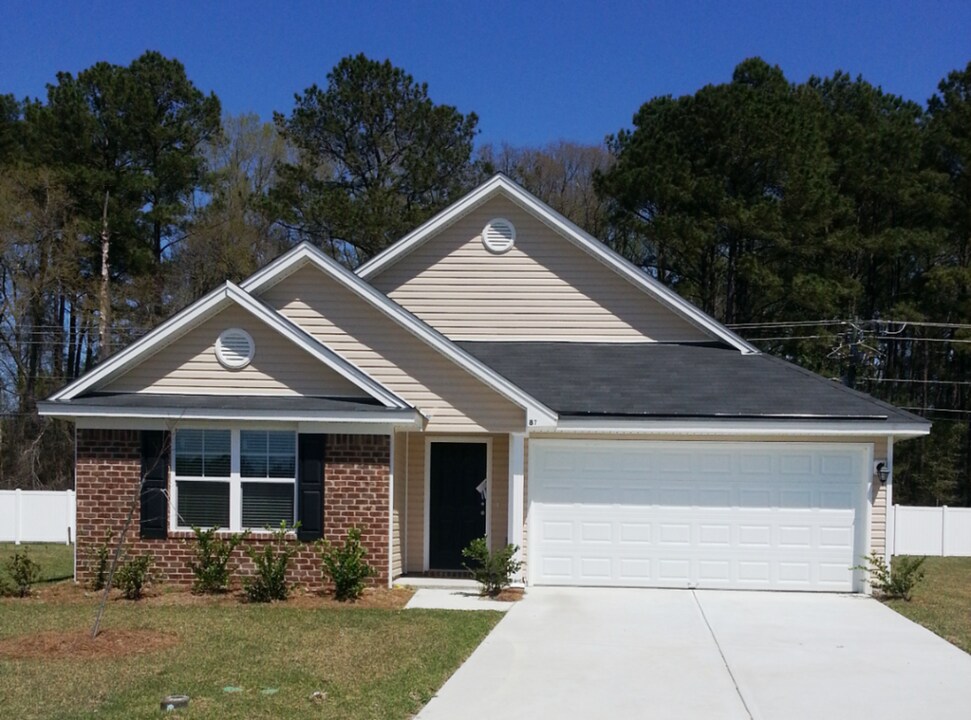 21 Miller Park Cir in Port Wentworth, GA - Building Photo