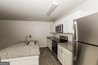 2565 Wood Bend Ln in Riverdale, GA - Building Photo - Building Photo