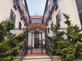 425 Shore Rd in Long Beach, NY - Building Photo