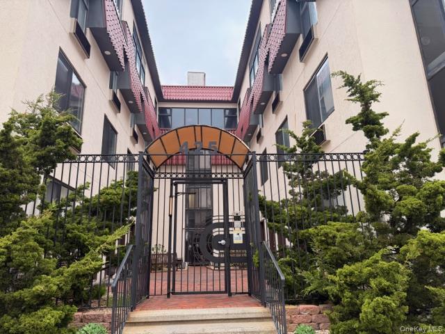 property at 425 Shore Rd