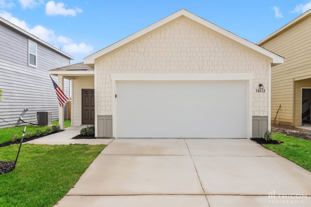 14632 Maple Ter in San Antonio, TX - Building Photo