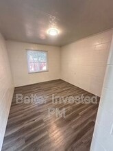 570 Talmage Rd in Ukiah, CA - Foto de edificio - Building Photo