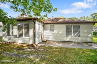 327 Concord Ct in Little Egg Harbor Township, NJ - Building Photo - Building Photo