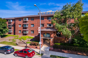 Courtyard Square Condominums Apartments