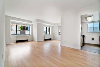 100 Jane St in New York, NY - Building Photo - Interior Photo