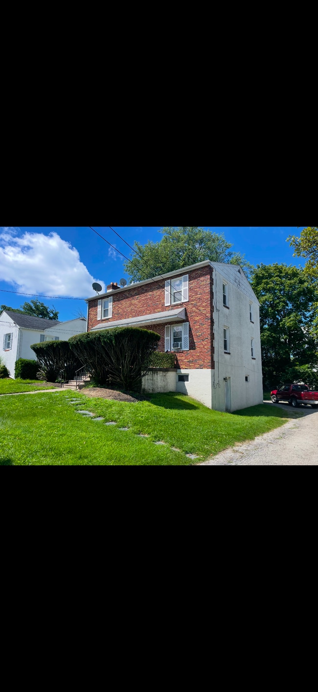 1576 Ferndale Ave, Unit B