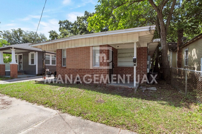 property at 1522 W 25th St