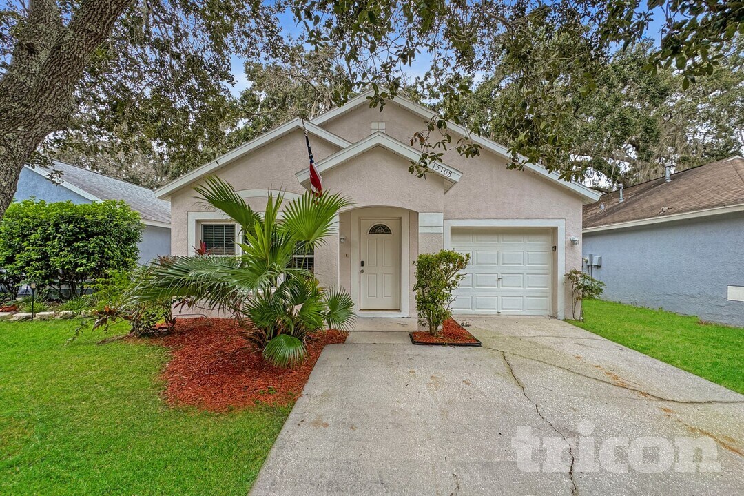15108 Deer Meadow Dr in Lutz, FL - Building Photo