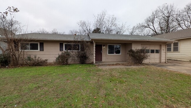 property at 126 N Draper Ave