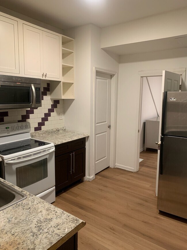 867 N 50th St, Unit 1fl in Philadelphia, PA - Building Photo - Building Photo