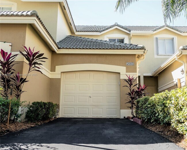 2093 Pasa Verde Ln in Weston, FL - Building Photo - Building Photo