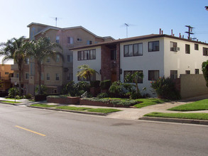 1313 S Cochran Ave in Los Angeles, CA - Building Photo - Building Photo