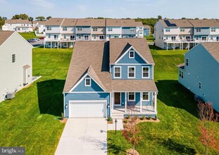 128 Thornton Wy in Winchester, VA - Foto de edificio - Building Photo