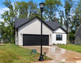 2622 Burch Rd in Clarksville, TN - Building Photo - Building Photo
