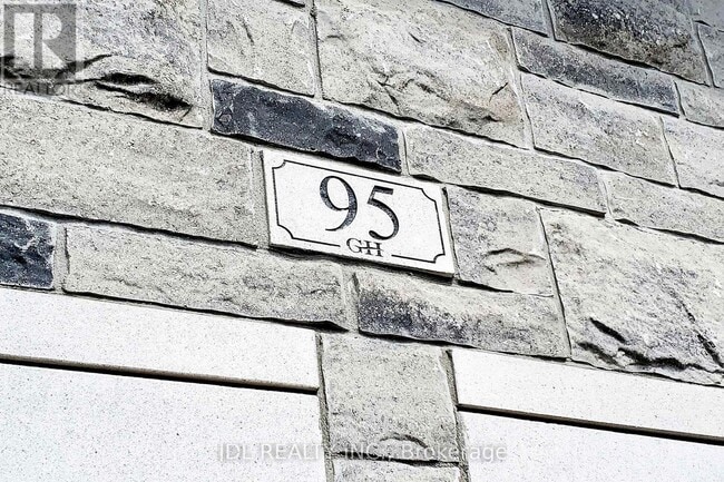95 Giardina Cres in Richmond Hill, ON - Building Photo - Building Photo