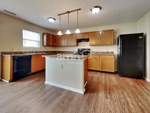 12338 Teacup Way in Indianapolis, IN - Foto de edificio - Building Photo