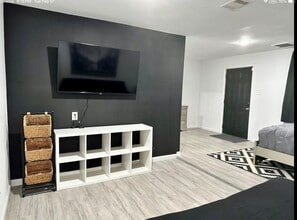 4802 Elser St, Unit 2A in Houston, TX - Building Photo - Building Photo