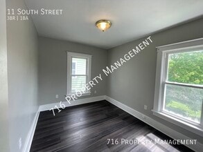 11 South St in Lockport, NY - Building Photo - Building Photo
