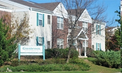 Glenbrook Apartments in Milwaukee, WI - Foto de edificio - Building Photo