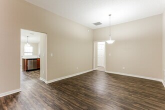 7524 Westland Oaks Dr in Jacksonville, FL - Building Photo - Building Photo