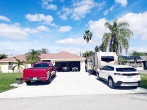 357 NE Gulfstream Ave in Port St. Lucie, FL - Building Photo - Building Photo