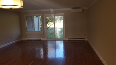 11 Cedarland Ct in Cromwell, CT - Building Photo - Building Photo