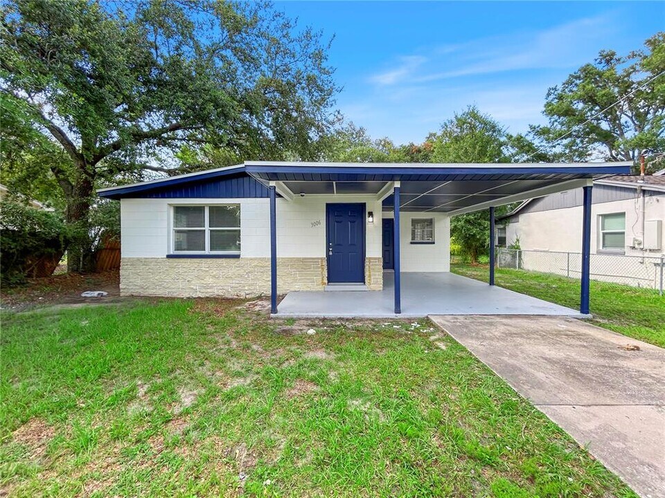 3006 E Idlewild Ave in Tampa, FL - Building Photo