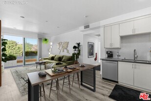 11408 Sarah St in Los Angeles, CA - Building Photo