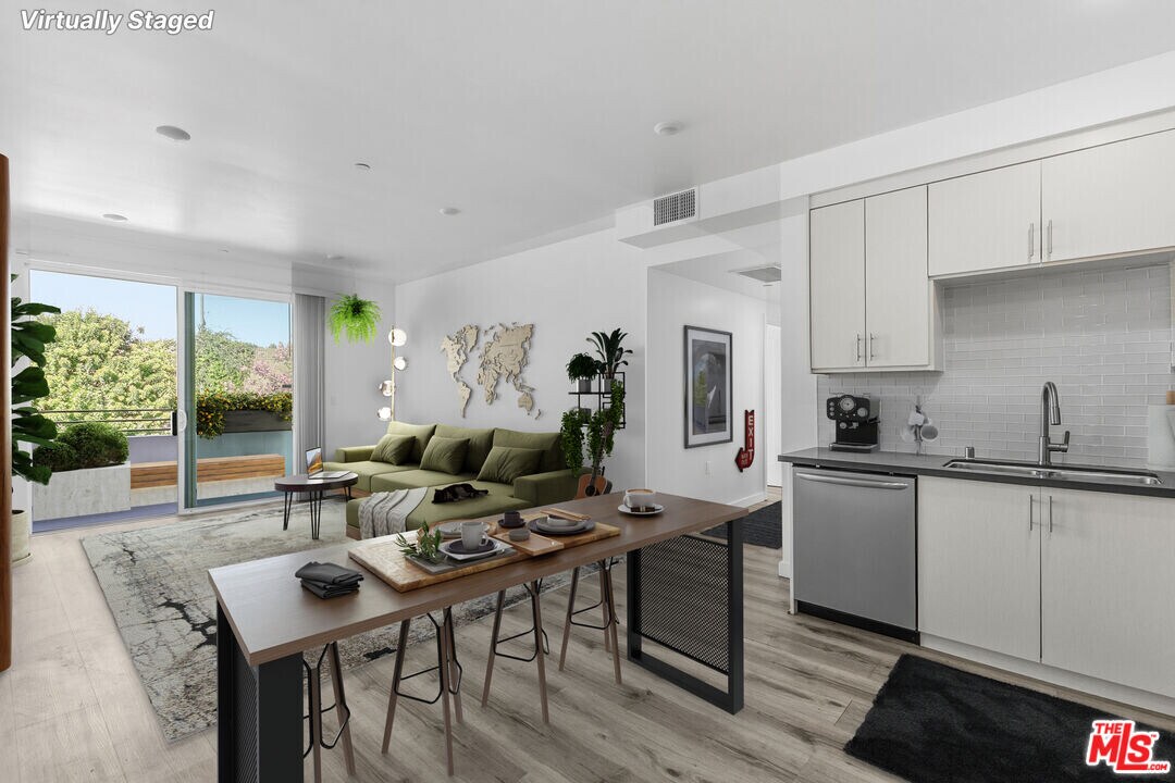 11408 Sarah St in Los Angeles, CA - Building Photo