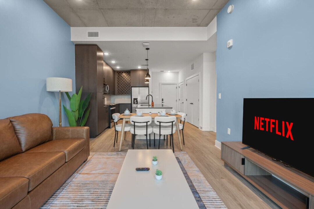 605 N 12th St in Tampa, FL - Building Photo