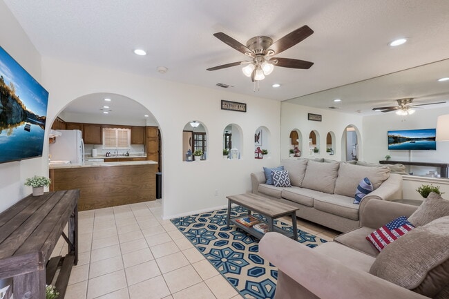 7419 Pipers Bluff